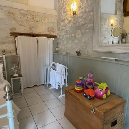 L'ecurie - Stunning Spacious With Shared Pool Ferienhaus *